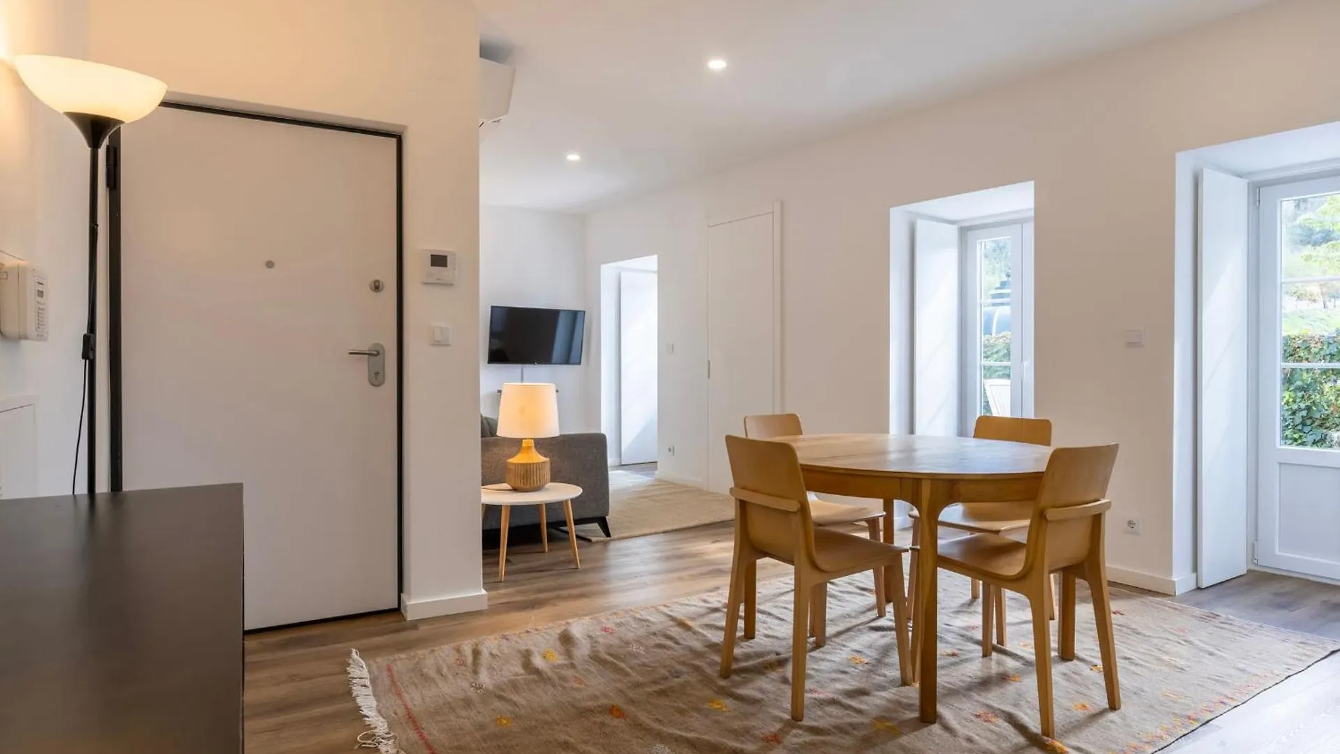 2Bdr Cozy Apartment In Graca By Lovelystay Lisbon