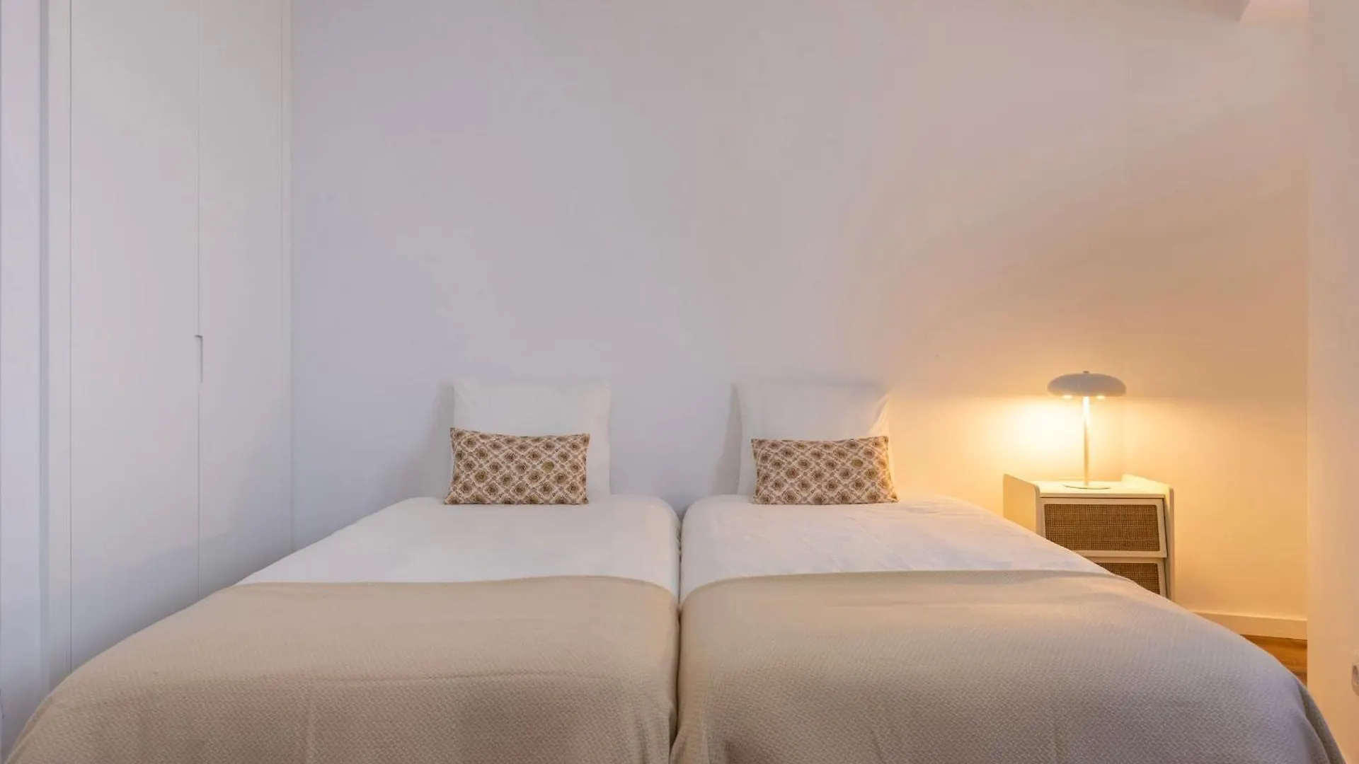 2Bdr Cozy Apartment In Graca By Lovelystay Lisbon Portugal