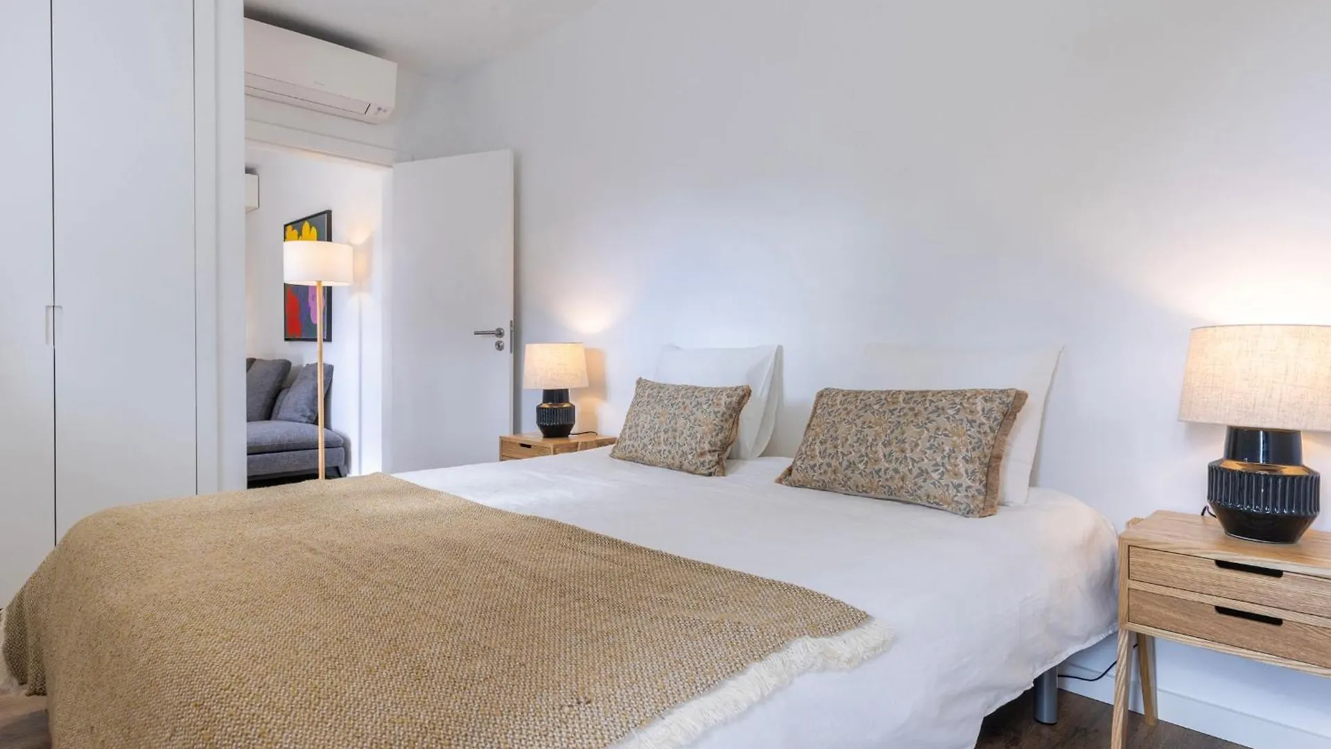 2Bdr Cozy Apartment In Graca By Lovelystay Lisbon
