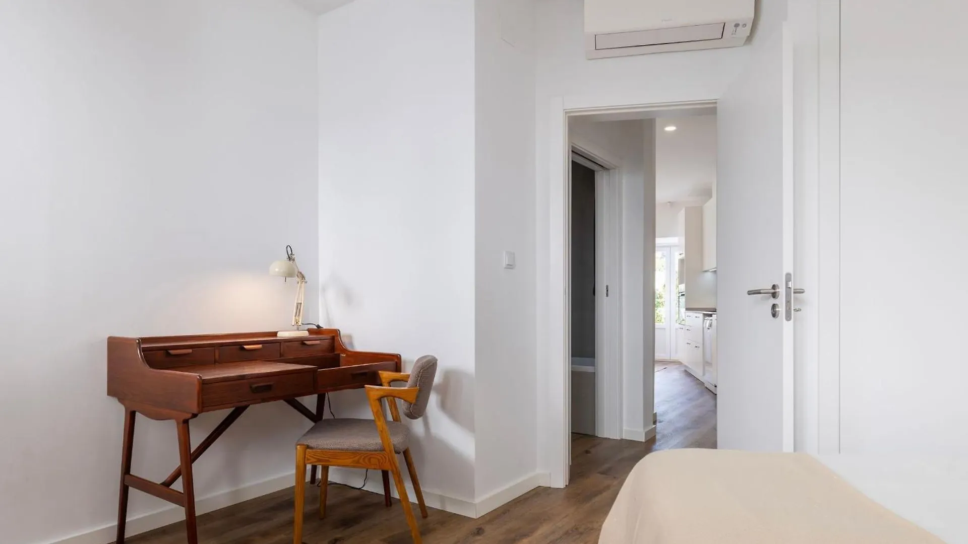 2Bdr Cozy Apartment In Graca By Lovelystay Lisbon 0*,  Portugal
