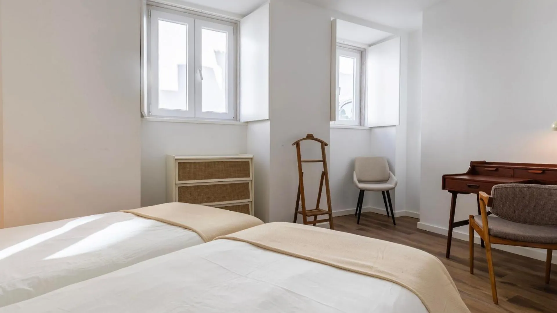 2Bdr Cozy Apartment In Graca By Lovelystay Lisbon