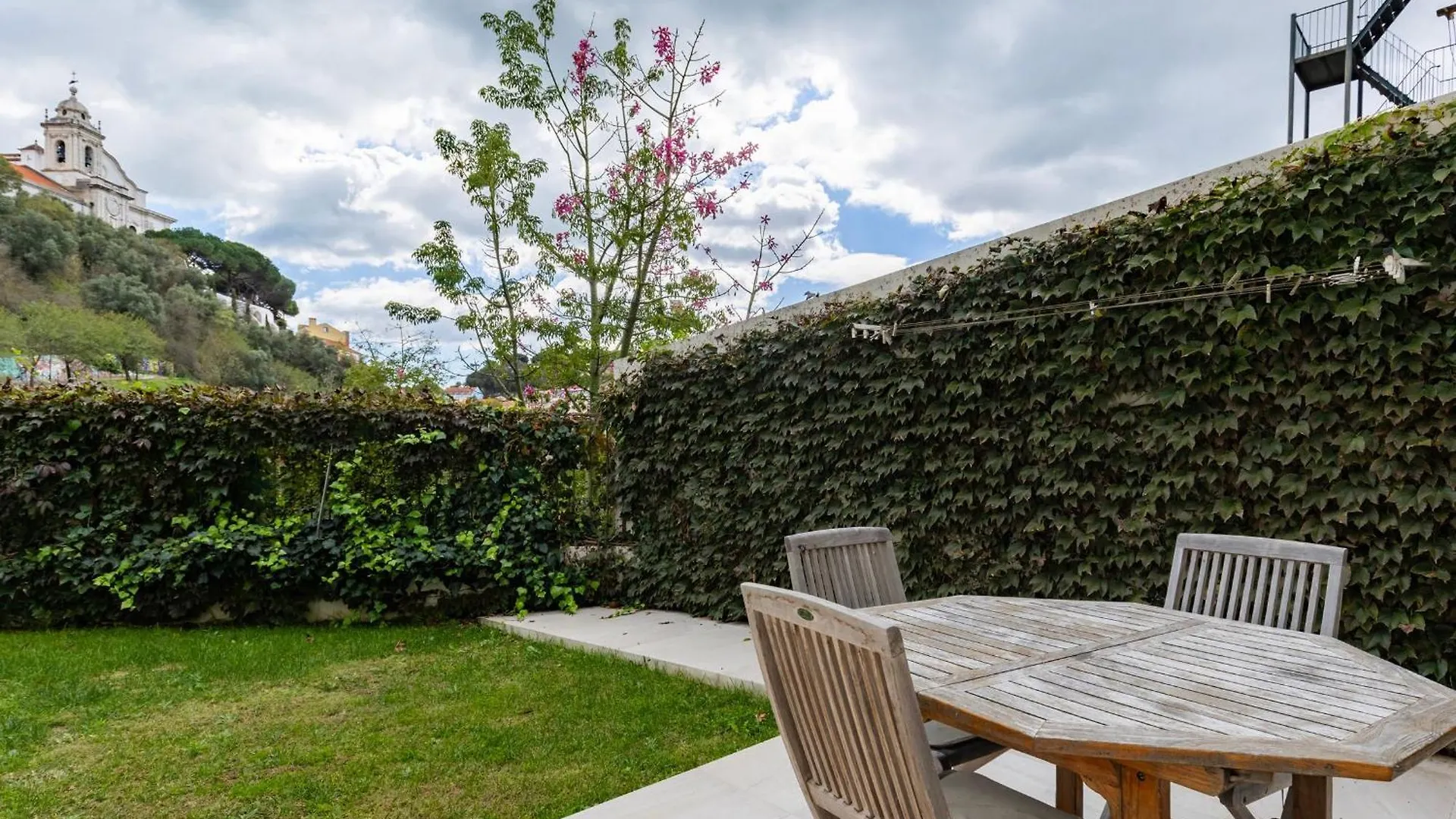 2Bdr Cozy Apartment In Graca By Lovelystay Lisbon
