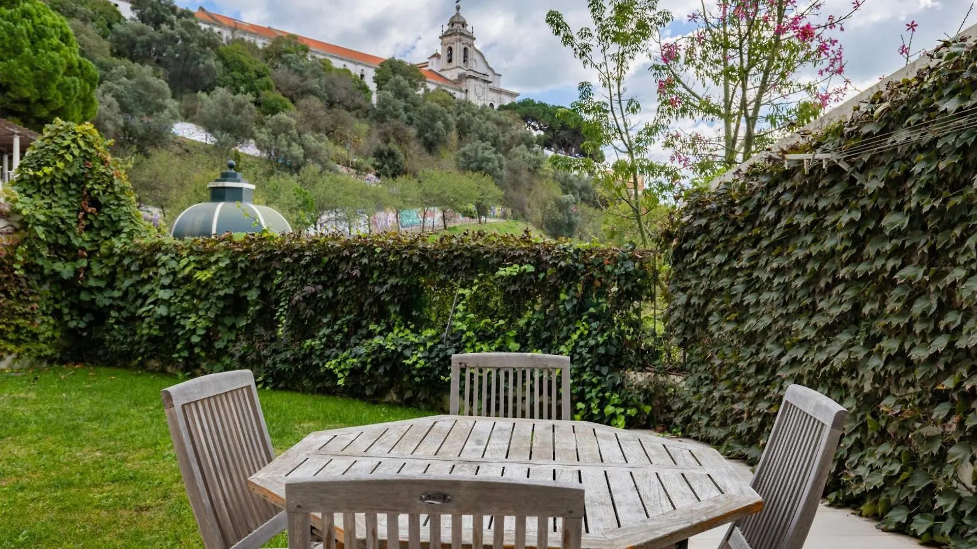 2Bdr Cozy Apartment In Graca By Lovelystay Lisbon
