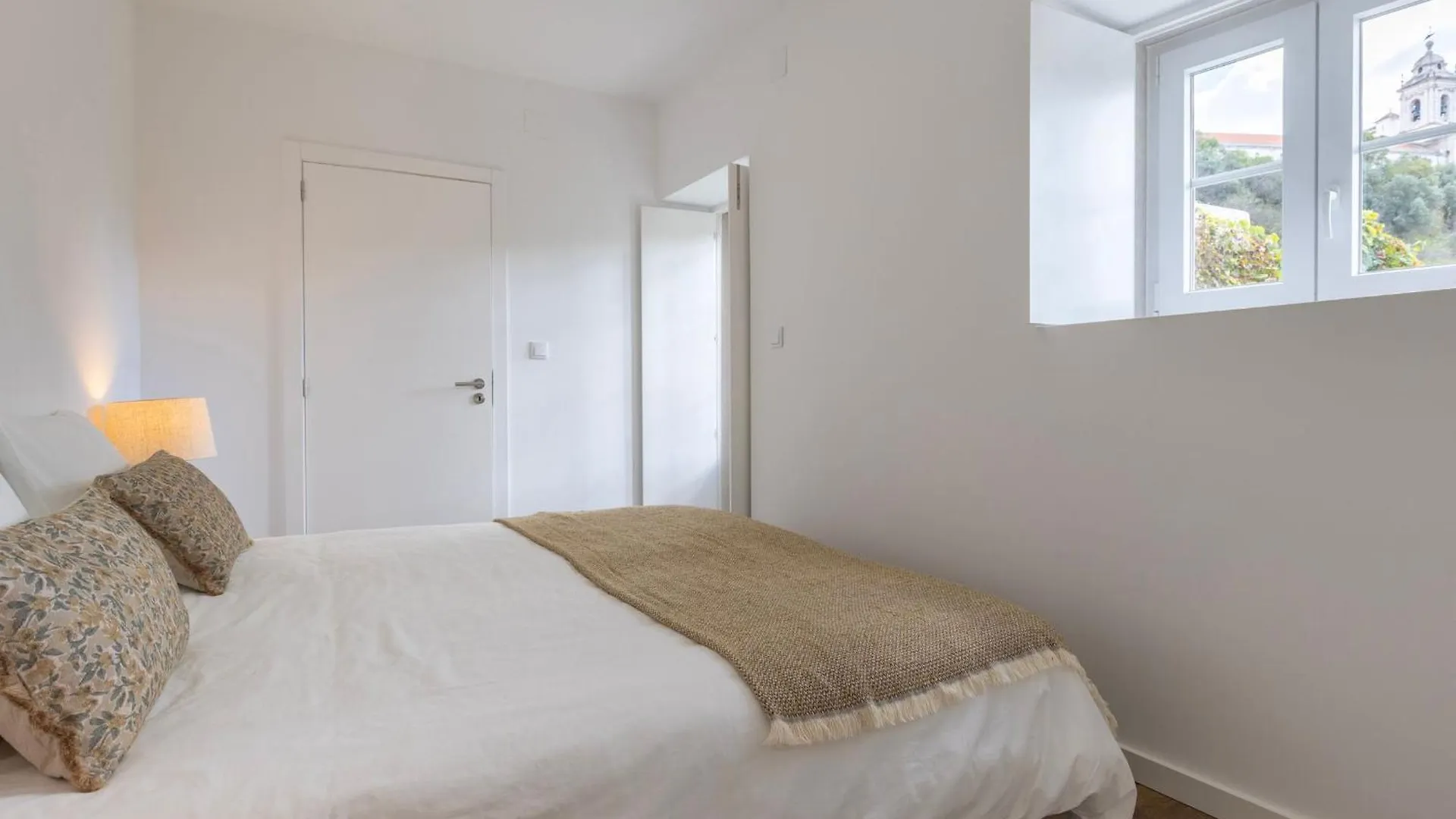 2Bdr Cozy Apartment In Graca By Lovelystay Lisbon