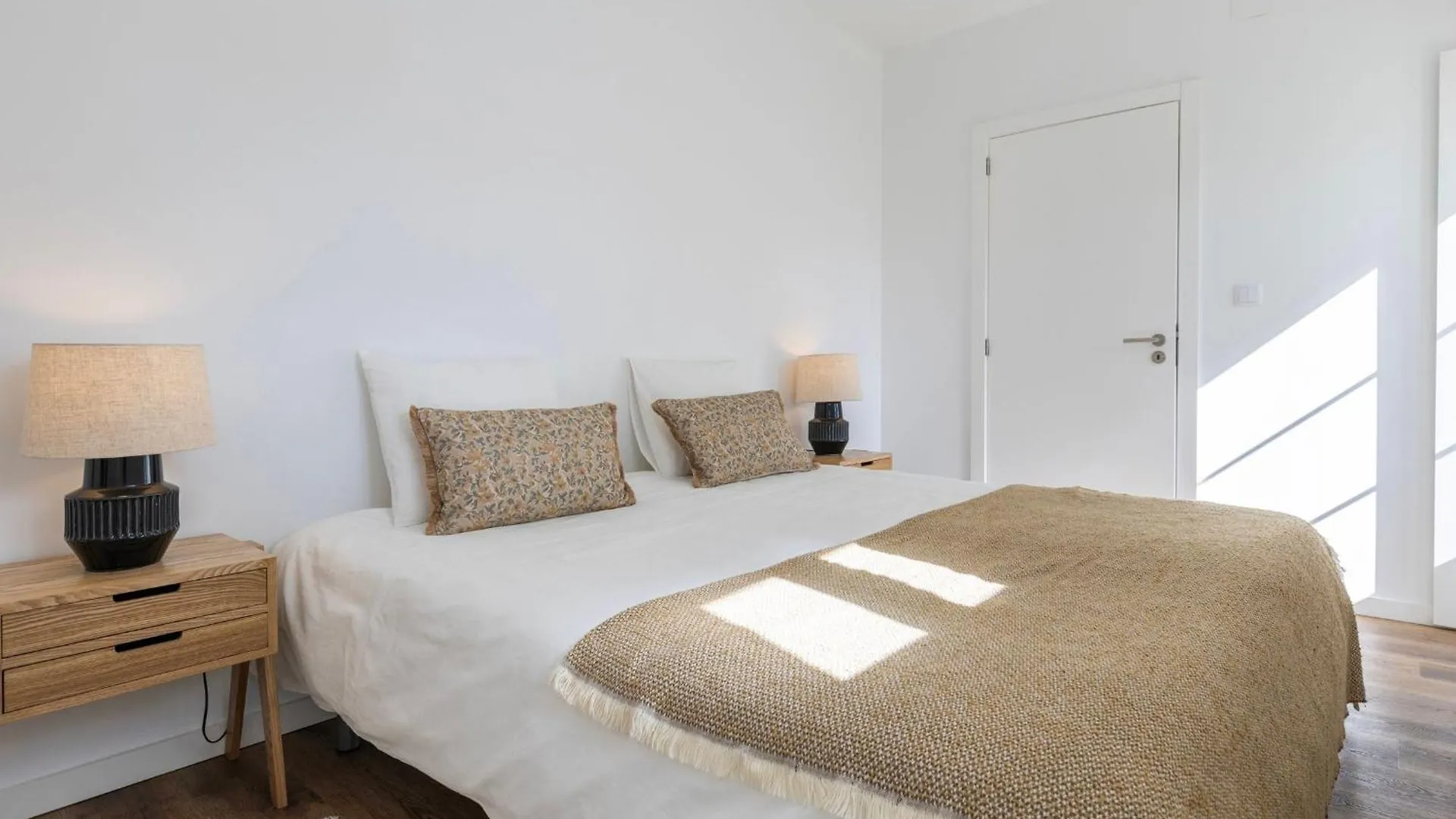 2Bdr Cozy Apartment In Graca By Lovelystay Lisbon