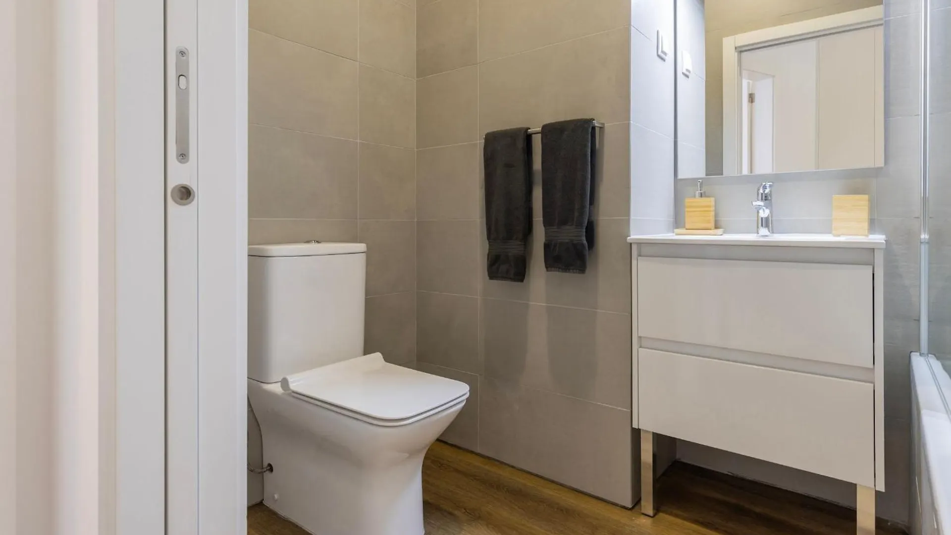 2Bdr Cozy Apartment In Graca By Lovelystay Lisbon