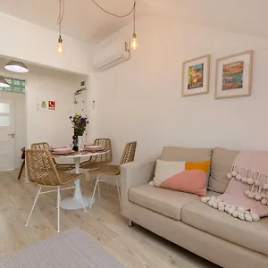 New Bright And Cozy In Graca Apartamento
