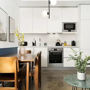 Limehome Calcada Do Cardeal Apartamento