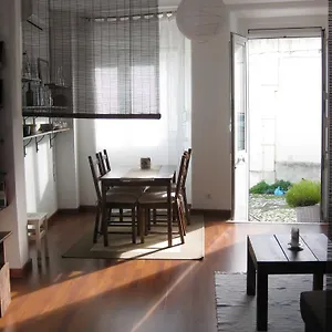 Apartment The Back Yard Nest, Lisbon
