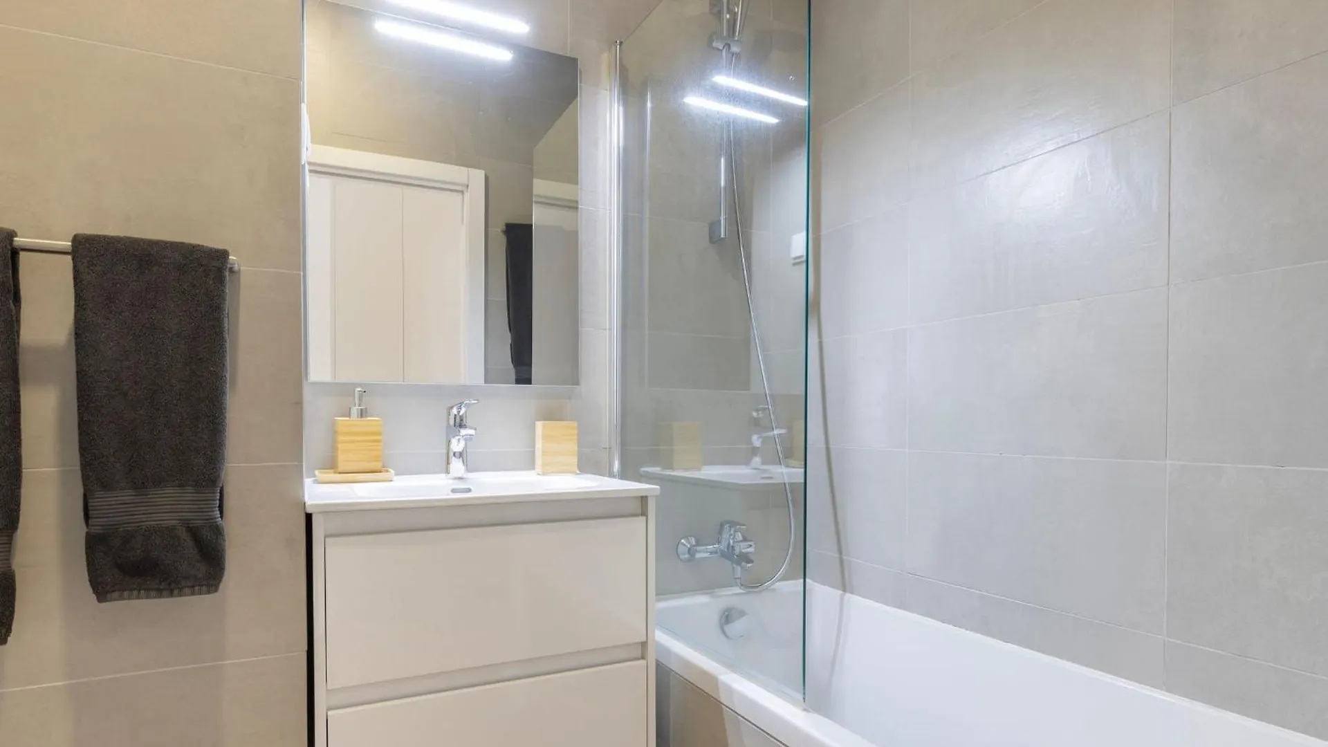 2Bdr Cozy Apartment In Graca By Lovelystay Lisboa