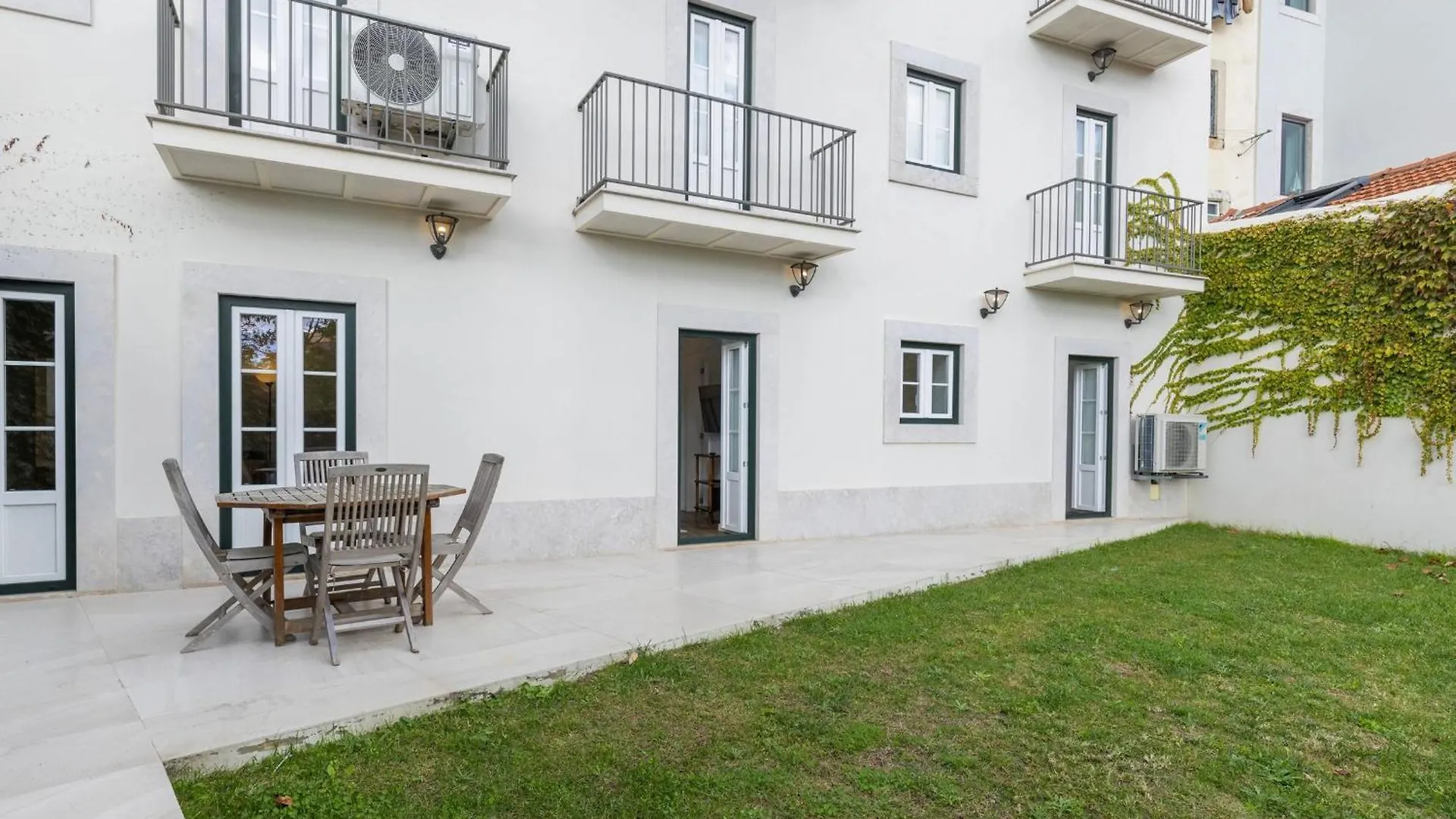 2Bdr Cozy Apartment In Graca By Lovelystay Lisboa 0*,  Portugalsko
